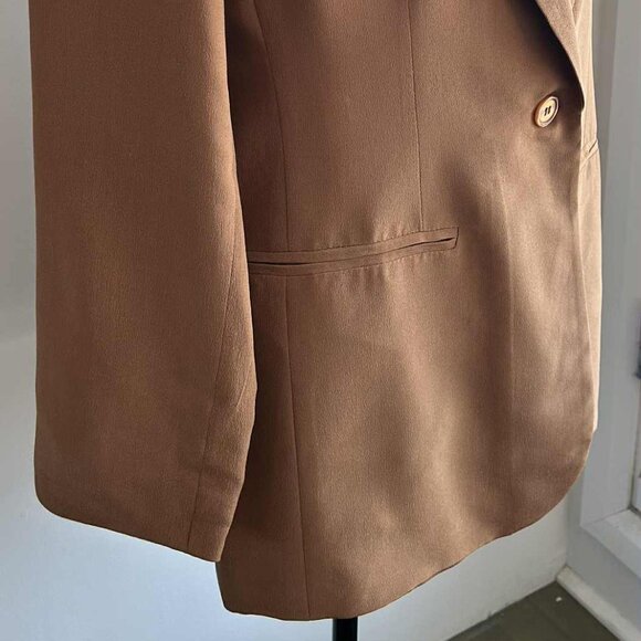 Stephanie Andrews Vintage Camel Pure Silk Blazer with Notched Lapel – US 12P - Picture 2 of 13